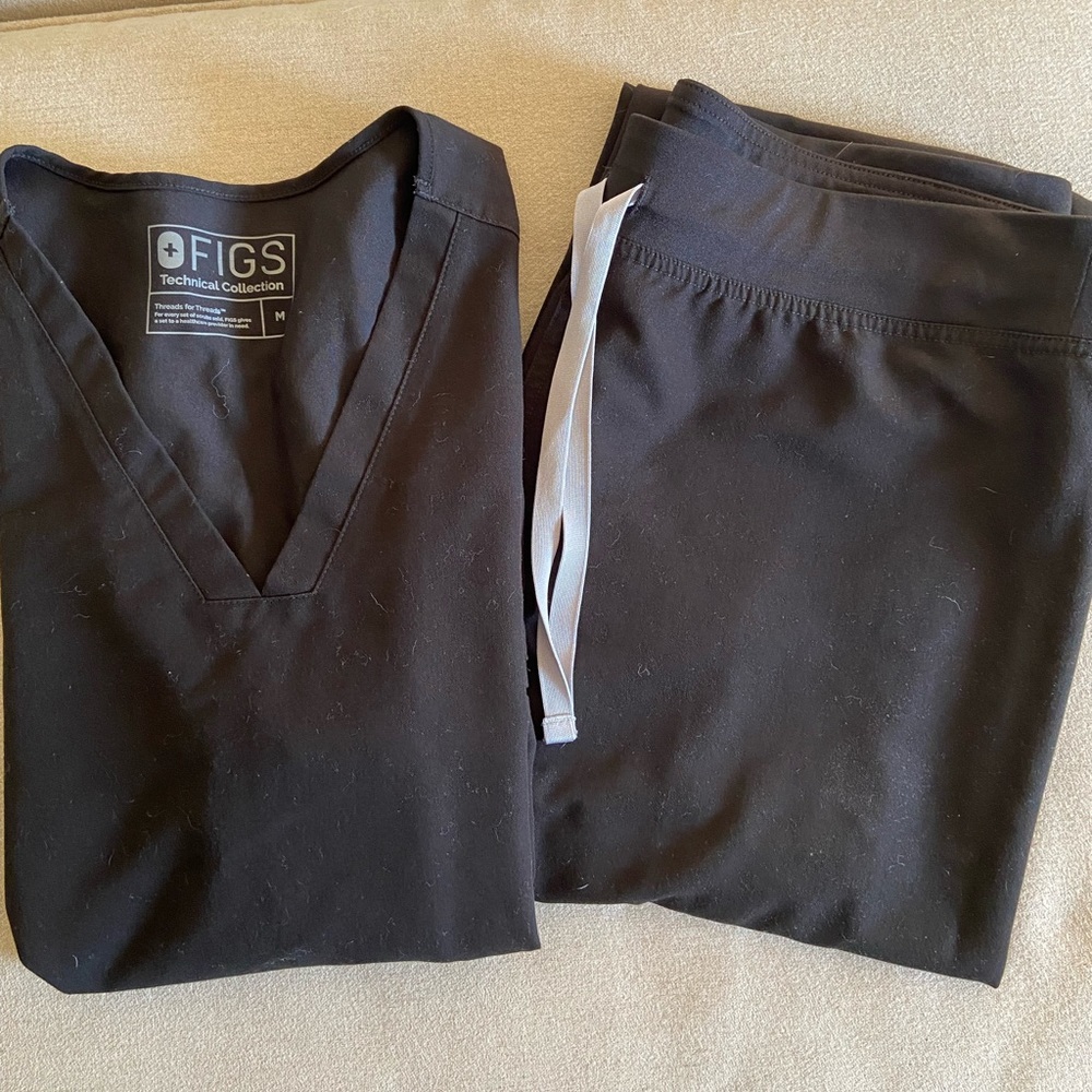 Figs scrubs top and bottom